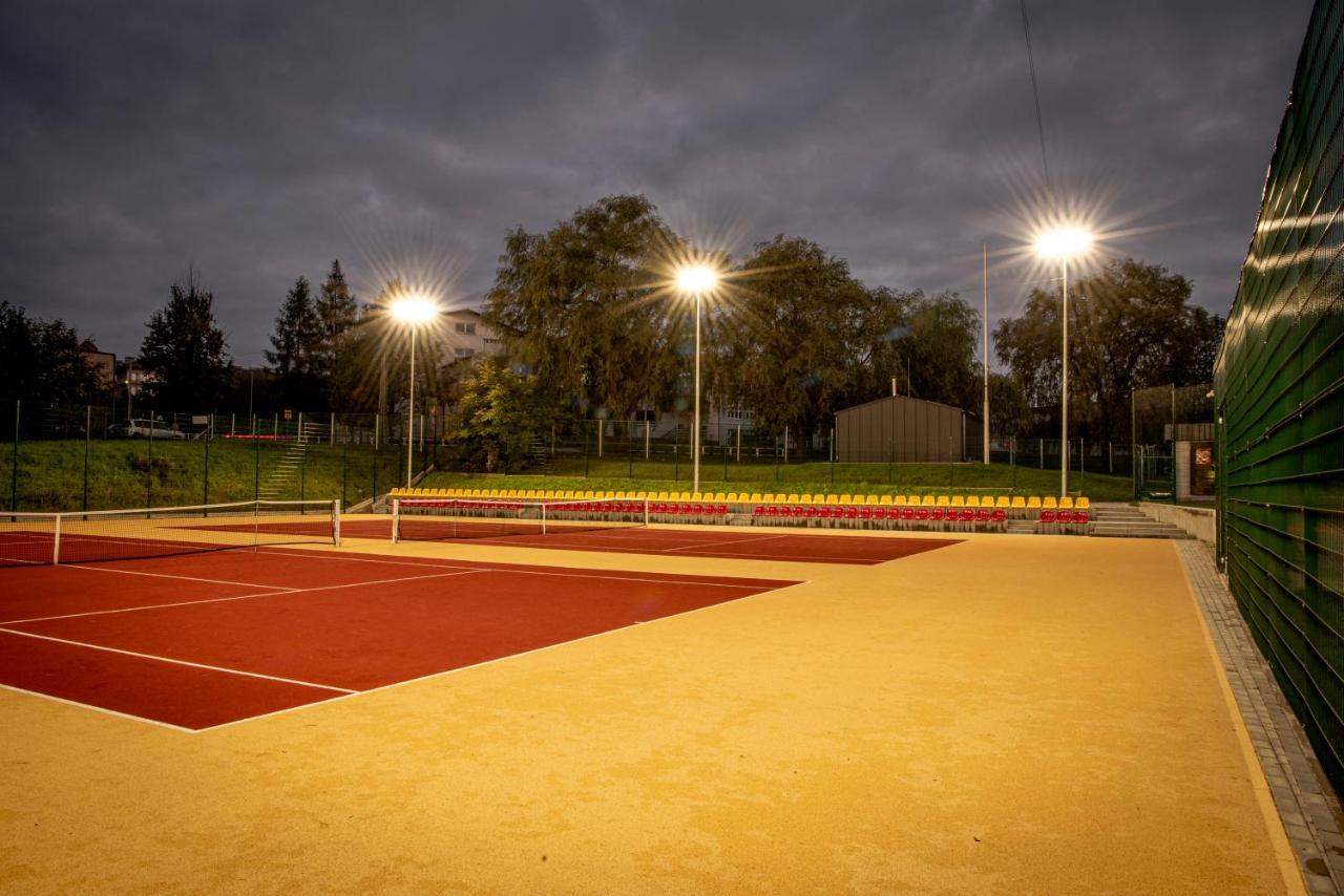 Pawilon Sportowo Turystyczny Kalwarianka Kalwaria Zebrzydowska Exterior foto